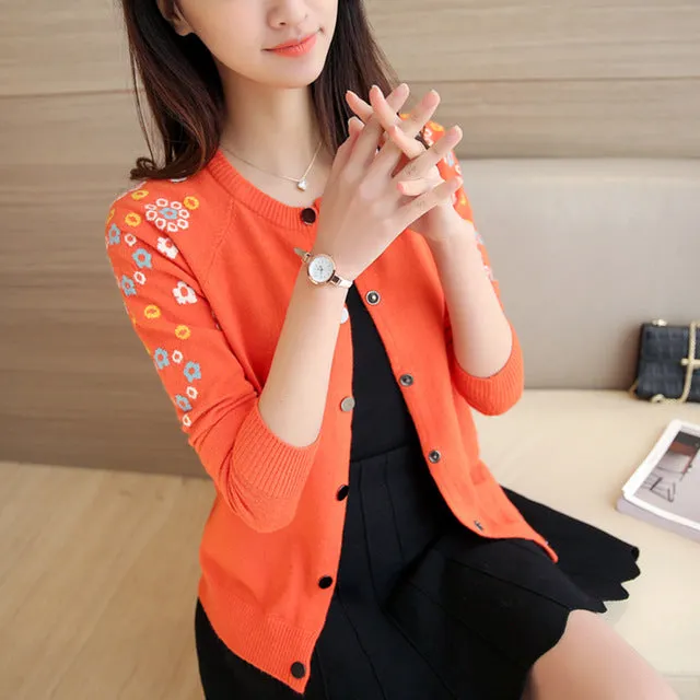 Short cardigan sweater sweater